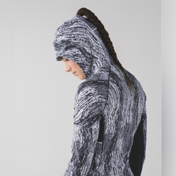 Lululemon Runbeam Hoodie - Picture 4 of 8